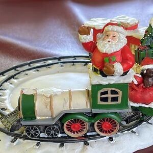 White Barn/Bath and Body Works candle plate